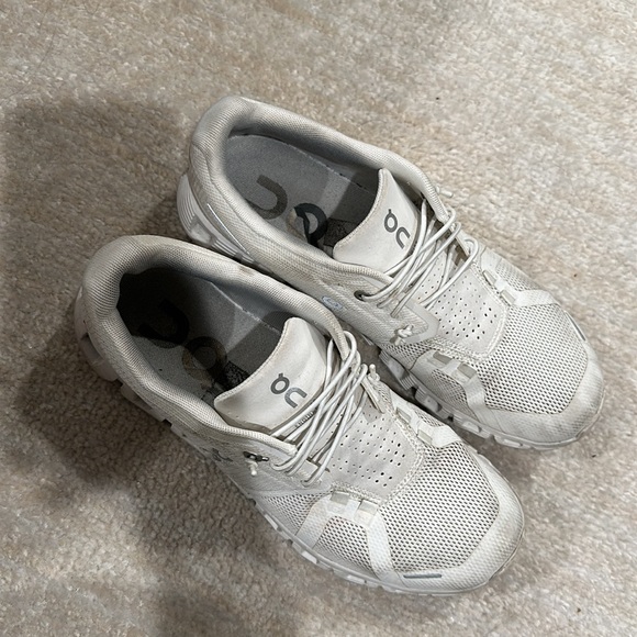 ON Running Cloud 5 Sneakers Womens Size 8 - Picture 3 of 7